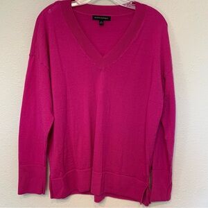 Banana Republic Women's V-Neck Sweater - Bright Magenta Merino Wool Medium